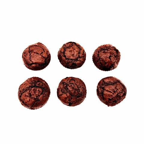 These brownie bites by Glorious Cupcakes are so moist and rich, you won't believe they're dairy- and gluten-free! With a perfect brownie crust and soft insides, they're made with all-natural ingredients, including cocoa, cane sugar, tapioca starch, rice flour, and coconut oil. Clean and delicious, they're a treat you can feel good about.