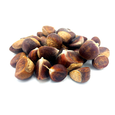 Fresh, nutrient-rich chestnuts in a pile – naturally sweet, perfect for roasting, cooking, or baking; sustainably harvested for quality and flavor.