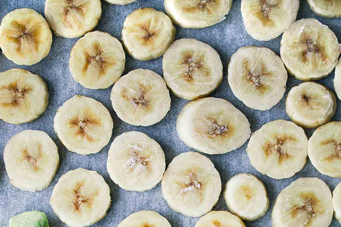 https://freshby4roots.com/cdn/shop/products/how-to-freeze-bananas-fp-1.jpg?v=1672775720&width=480
